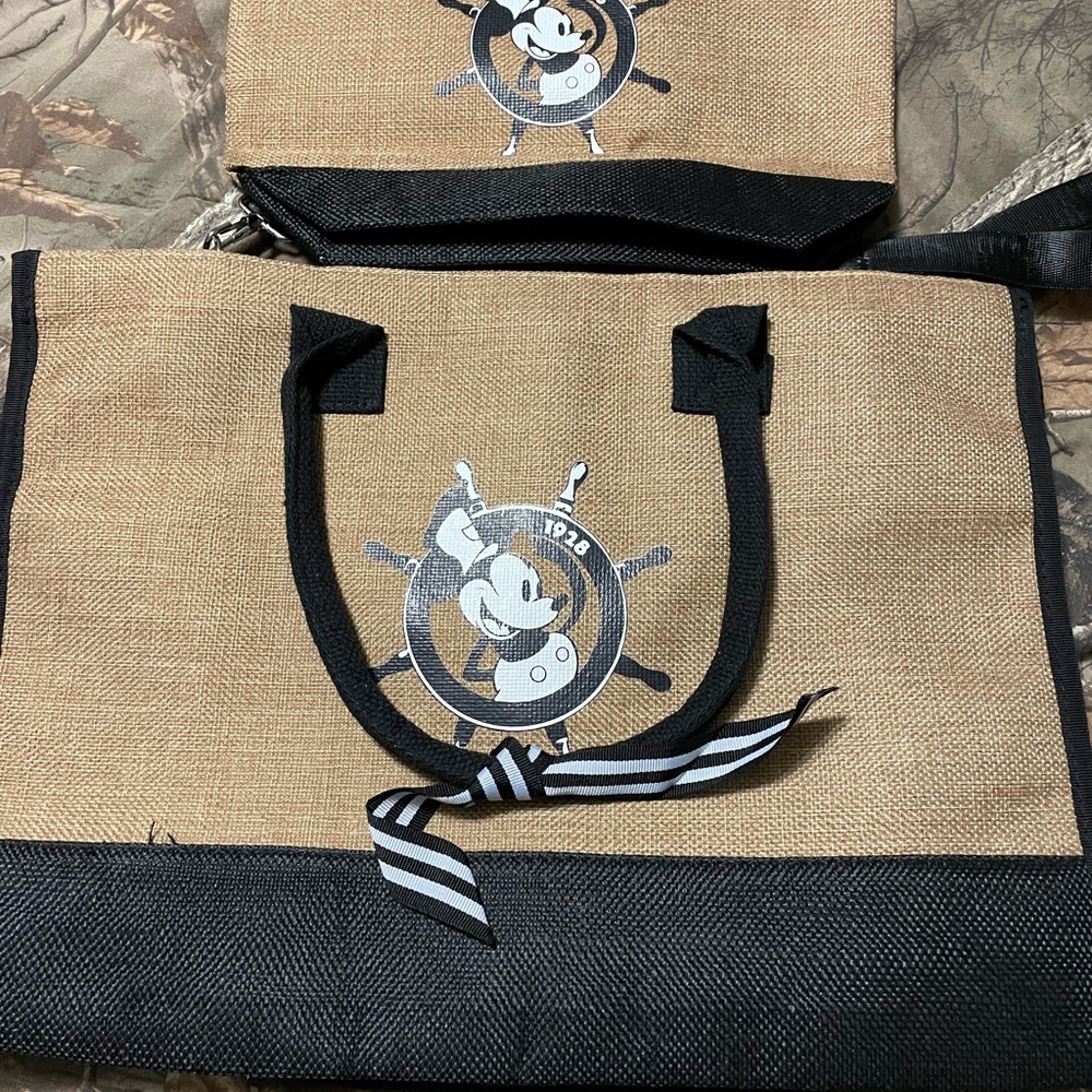 NWOT Source Unknown Tan and Black Tote Bag with smaller bag.